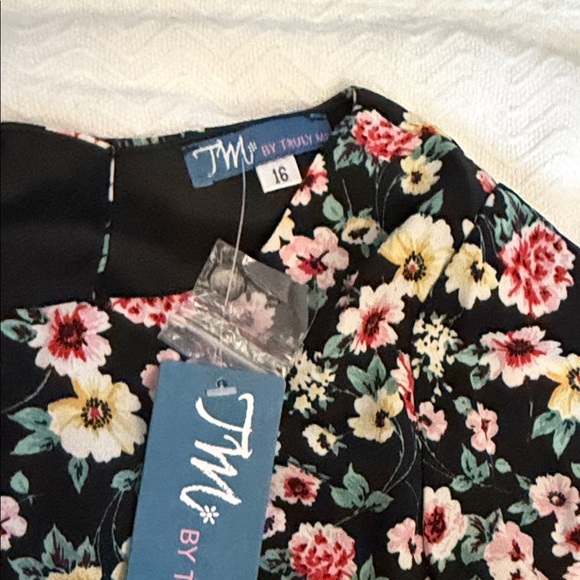 Floral Long Sleeve Romper xs 16 big girls - Picture 2 of 2